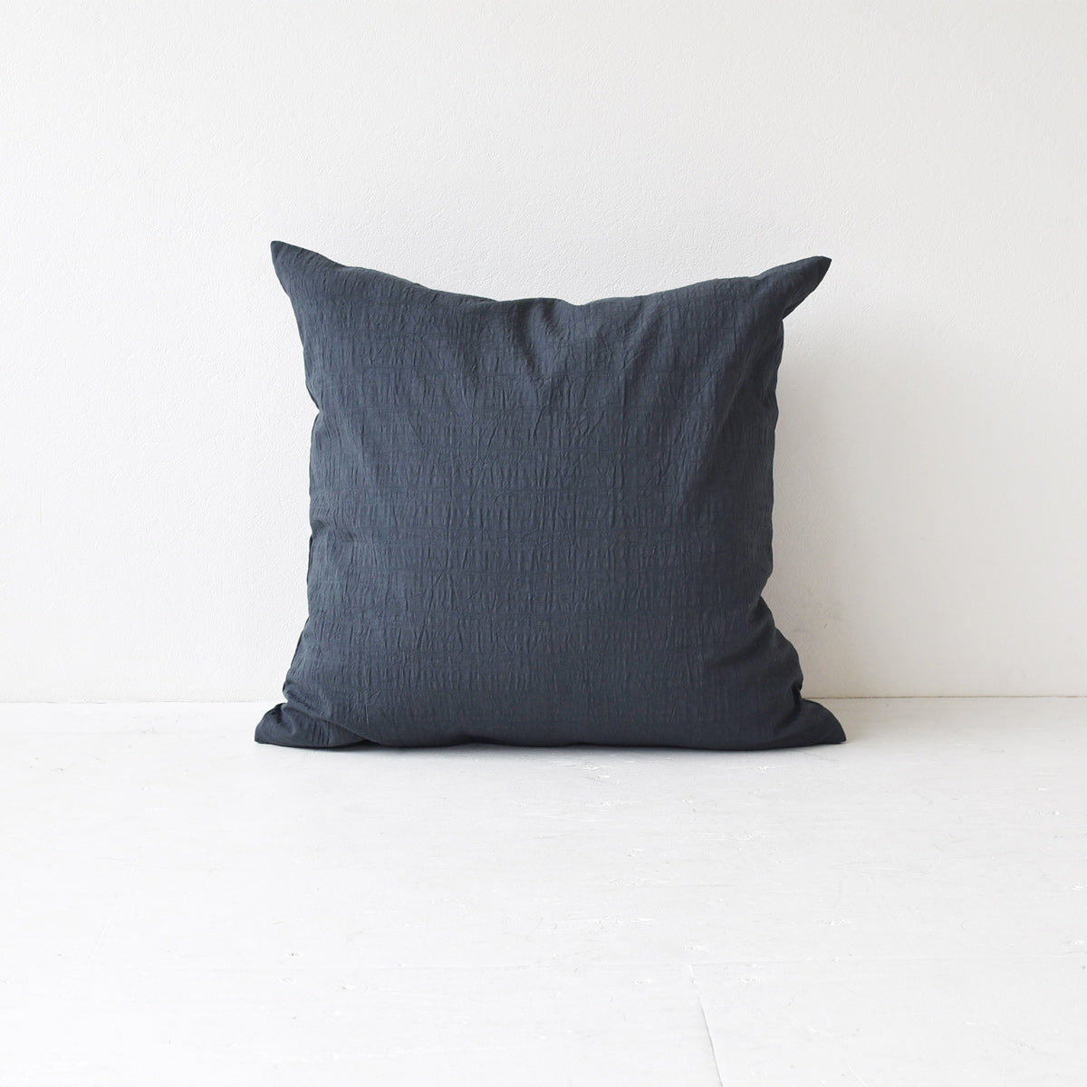 ドビークロス ワッシャー クッションカバー 3色×サイズ35･45･60 日本製 手もみ風シワ加工 くつろぎシリーズ